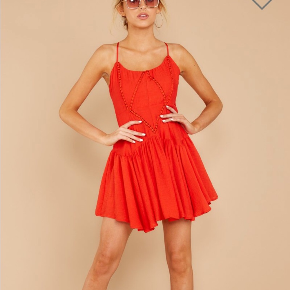 Red Dress - Song Tomato Red Dress - Picture 2 of 4